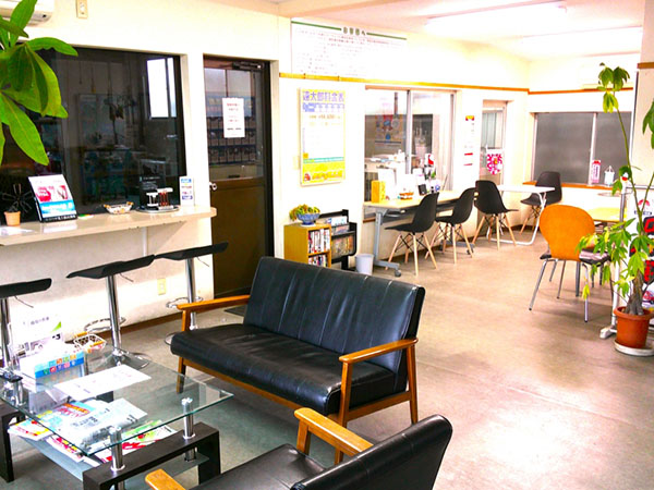 店舗内待合室