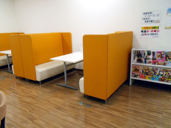 店舗内待合室