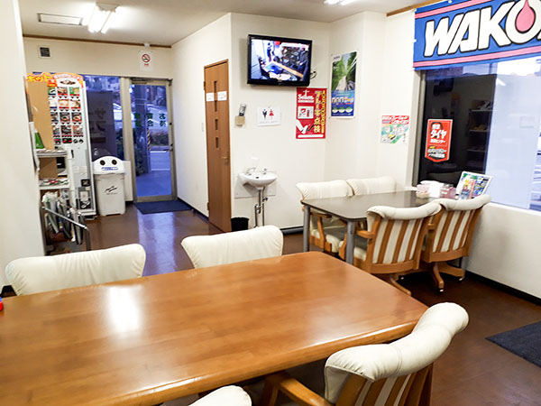 店舗内待合室
